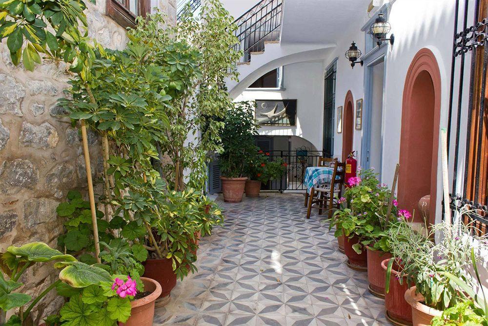 Achilleas Pension Hidra Exterior foto